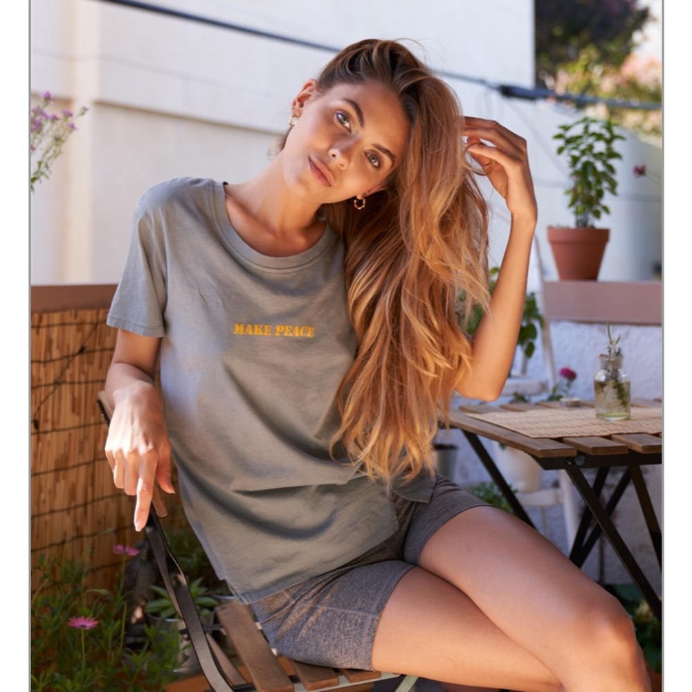 Kale Short Sleeve Crew Neck "Make Peace" Top